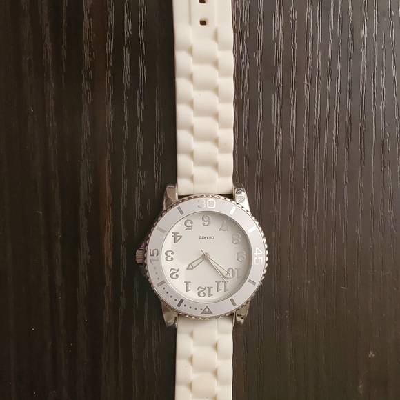 Watch - Picture 2 of 5